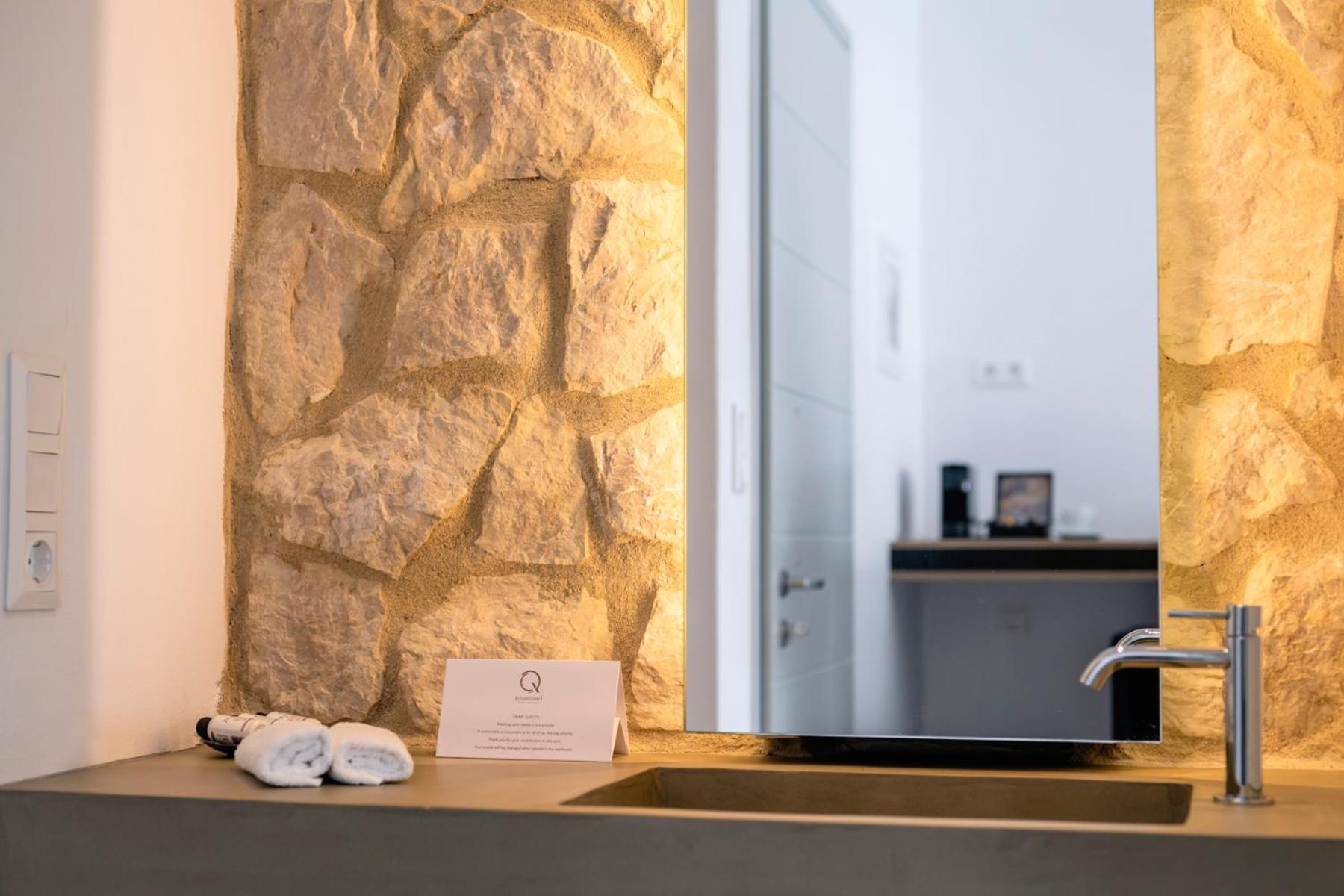 Quartano Suites By Heliessa, Adults Only 纳乌萨 外观 照片