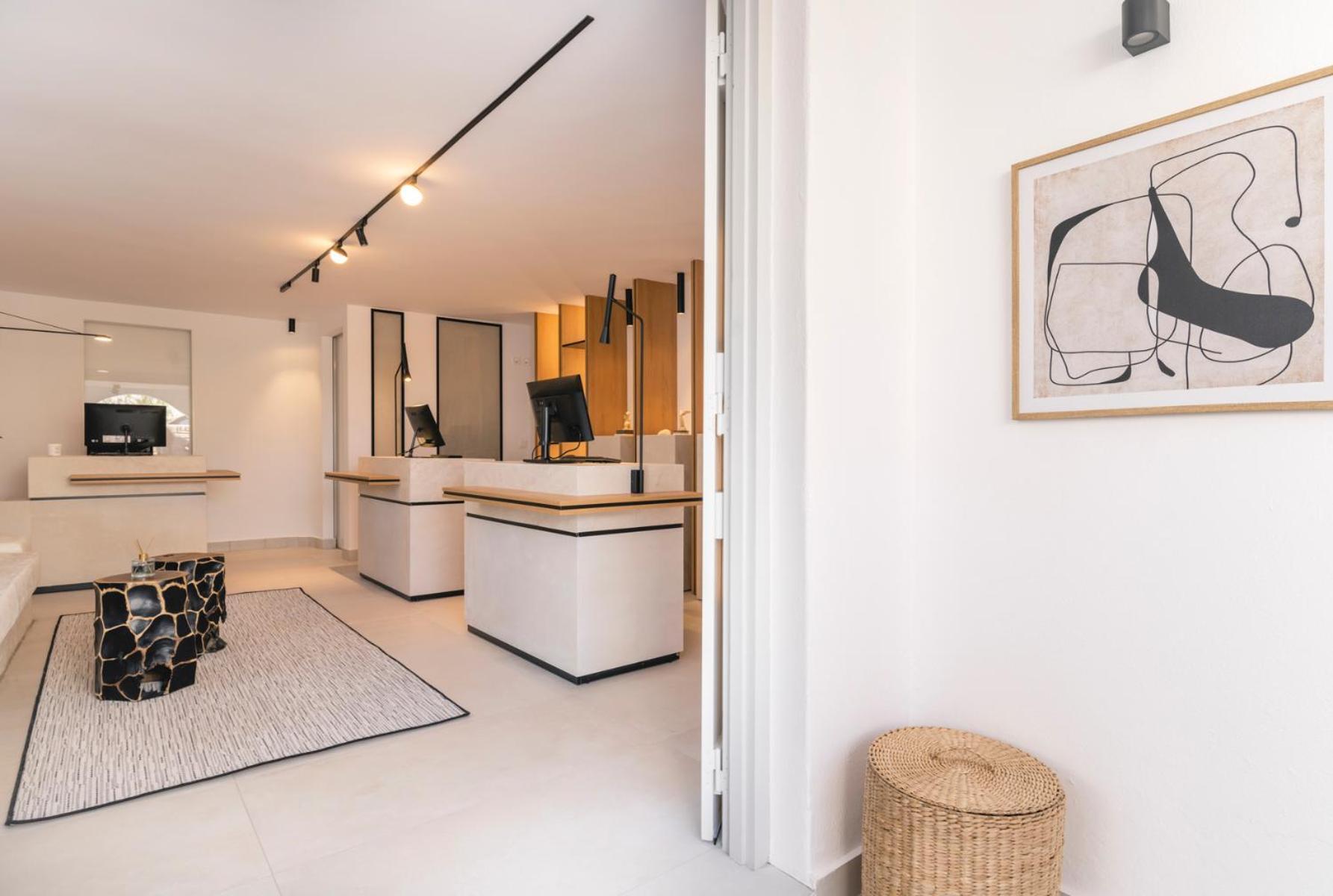 Quartano Suites By Heliessa, Adults Only 纳乌萨 外观 照片