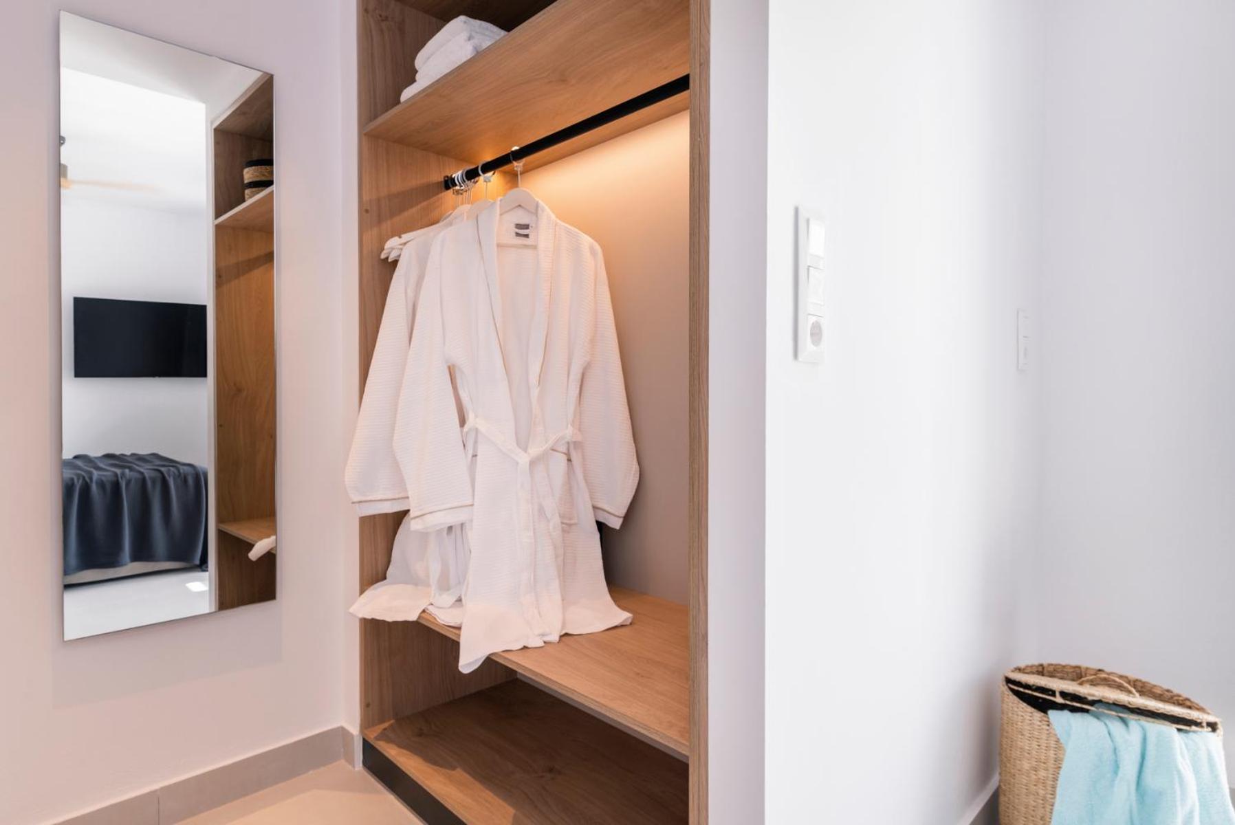 Quartano Suites By Heliessa, Adults Only 纳乌萨 外观 照片